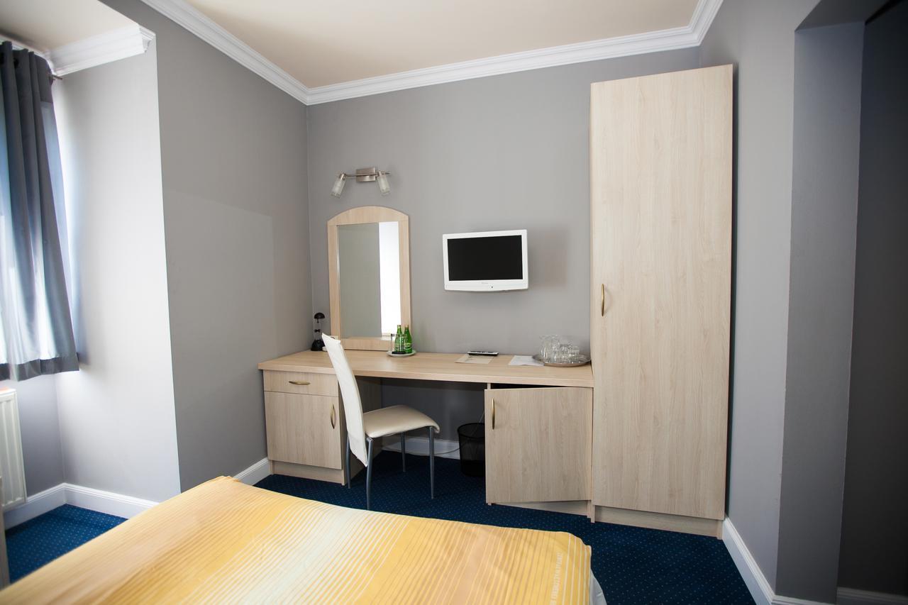 Dom Nad Rzeka Otel Skwierzyna Oda fotoğraf