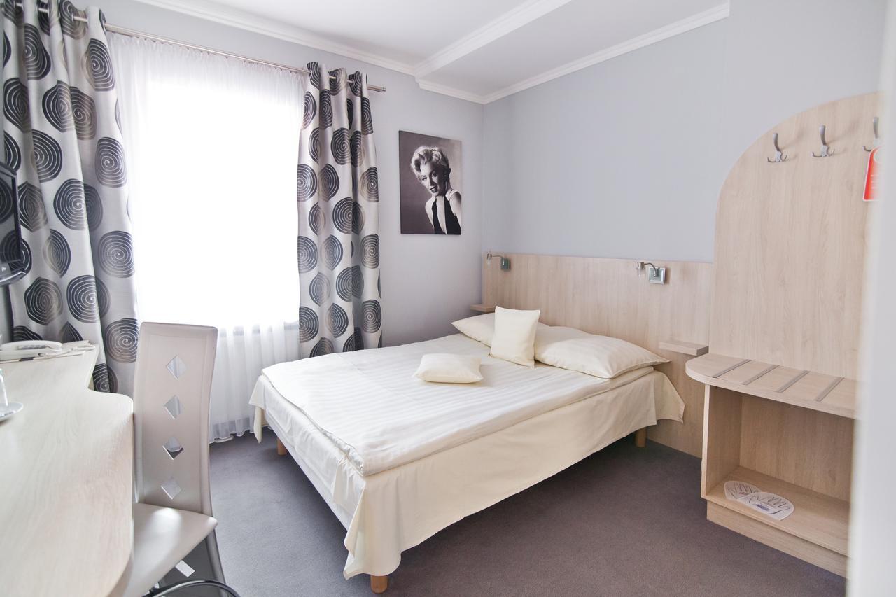 Dom Nad Rzeka Otel Skwierzyna Oda fotoğraf
