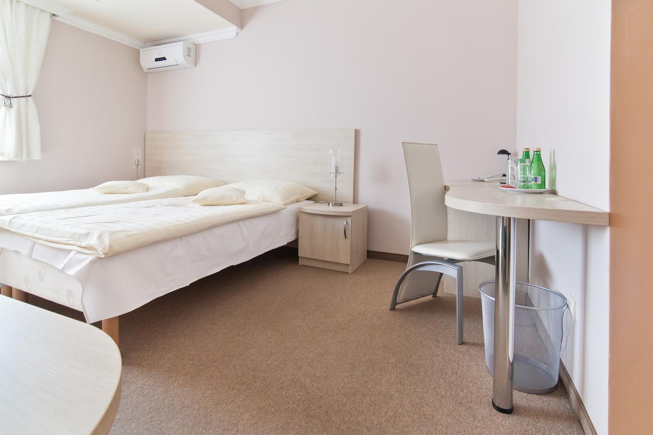 Dom Nad Rzeka Otel Skwierzyna Oda fotoğraf
