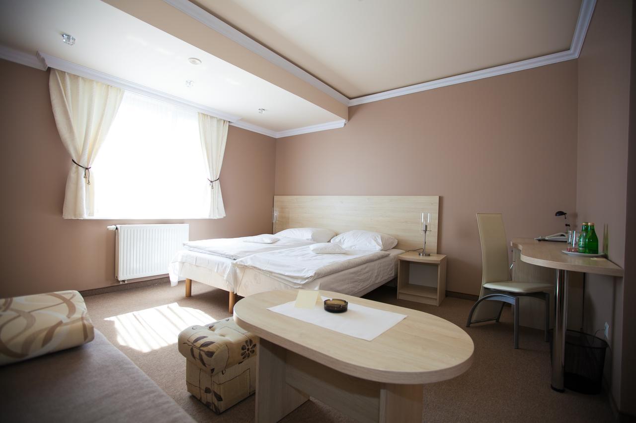 Dom Nad Rzeka Otel Skwierzyna Oda fotoğraf