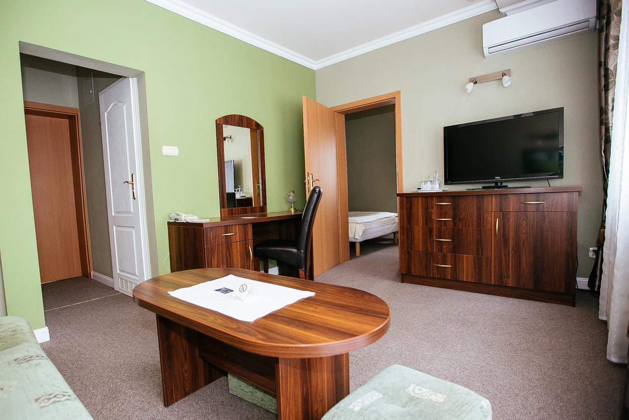 Dom Nad Rzeka Otel Skwierzyna Dış mekan fotoğraf